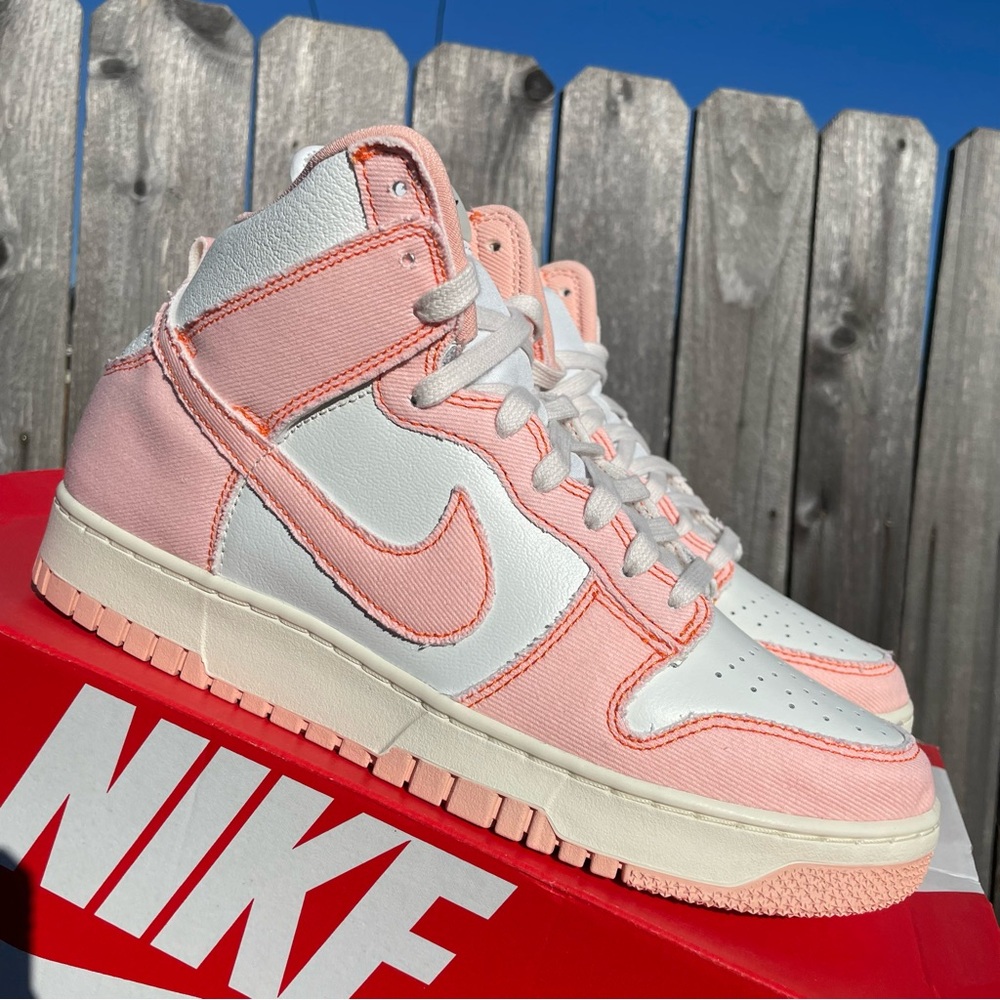 Nike dunk high Arctic Orange size 11w (9.5m)